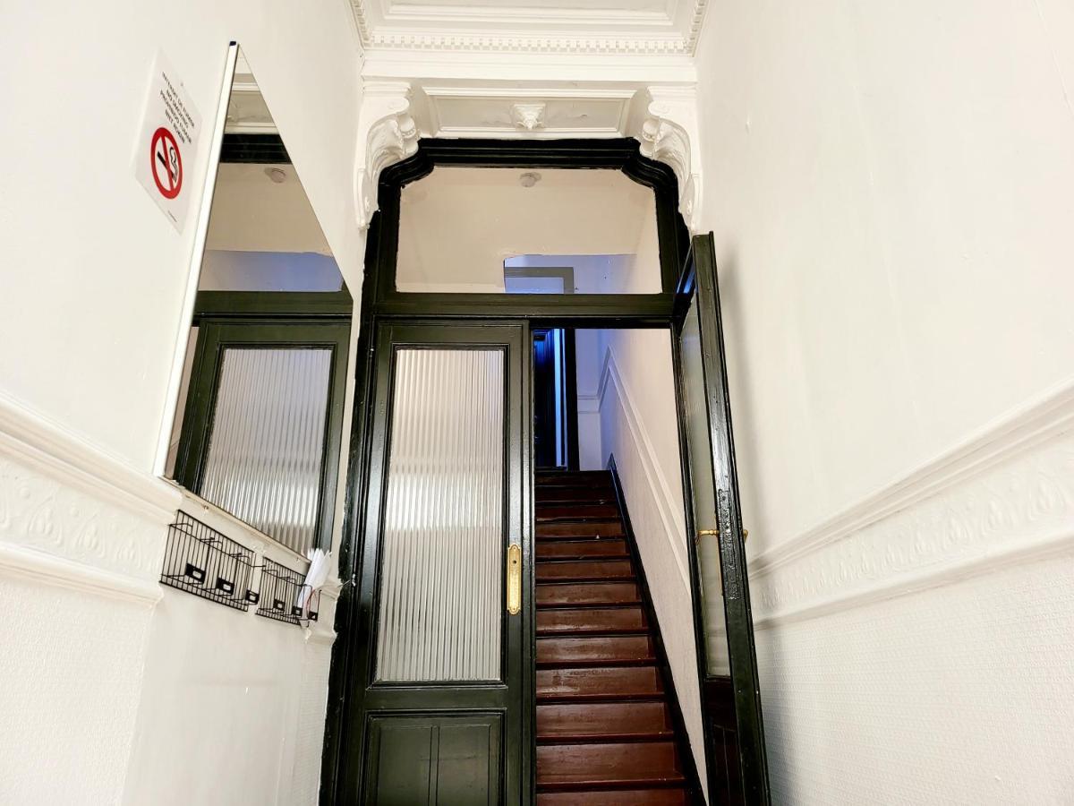 Private Industrial Room 2 In Center Of שרלרואה מראה חיצוני תמונה